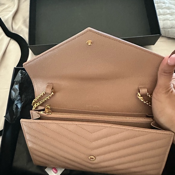 CASSANDRE ENVELOPE CHAIN WALLET IN LAMBSKIN
DUSTY GREY - Picture 2 of 3